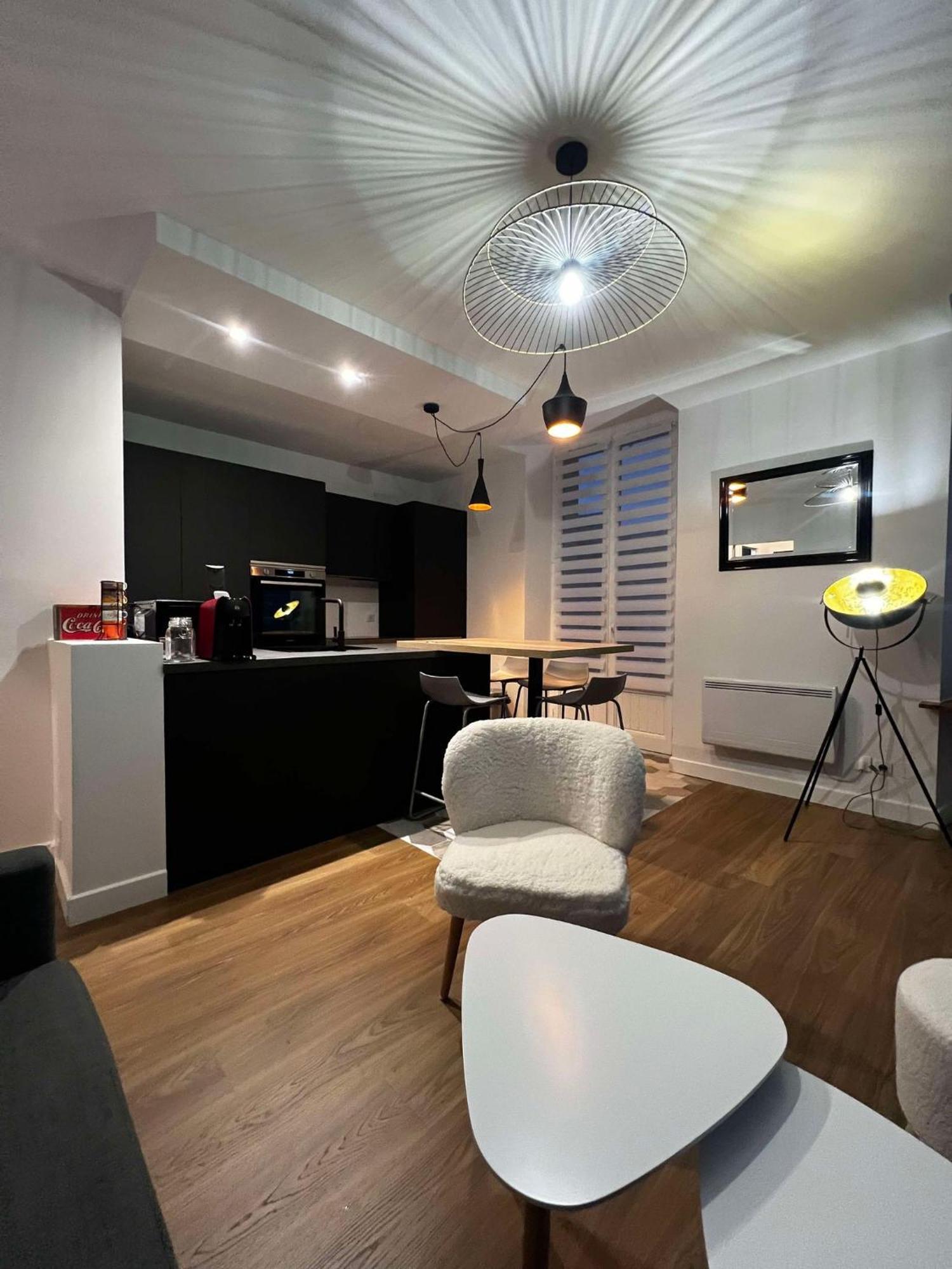 Appartement Le Flamboyant - Wifi - Central - Cosy Aix-les-Bains Bagian luar foto